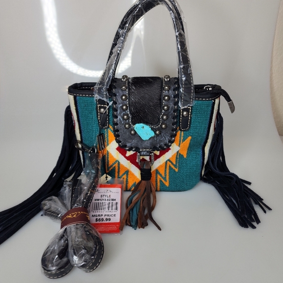 MONTANA WEST COWHIDE AZTEC TAPESTRY MINI TOTE W/CROSSBODY - Picture 3 of 4